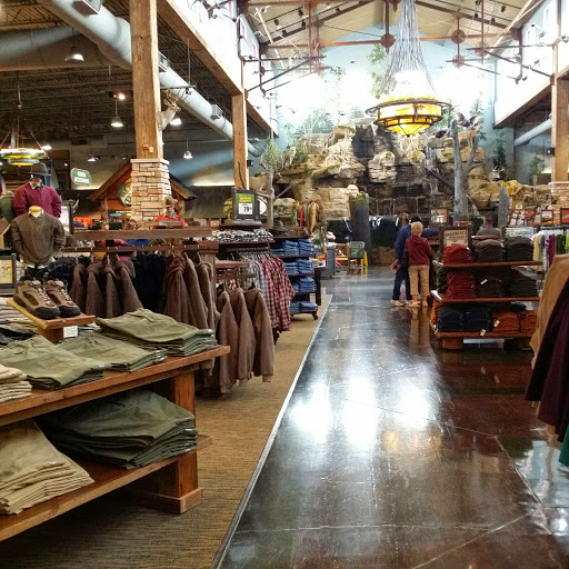 Shopping Mall «Great Lakes Crossing Outlets», reviews and photos, 4000 Baldwin Rd, Auburn Hills, MI 48326, USA