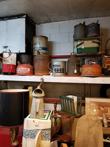 Antique Furniture Store «Useful Things Antiques & Collectibles Store», reviews and photos, 11 Crenshaw Ln, Coxs Creek, KY 40013, USA