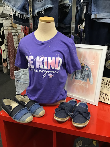 Thrift Store «Stuff Etc», reviews and photos, 2818 Commerce Dr, Coralville, IA 52241, USA