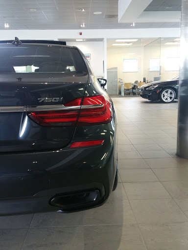 BMW Dealer «BMW of Milwaukee North», reviews and photos, 5990 N Green Bay Ave, Glendale, WI 53209, USA