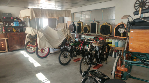 Photo 1 - JLM Garage
