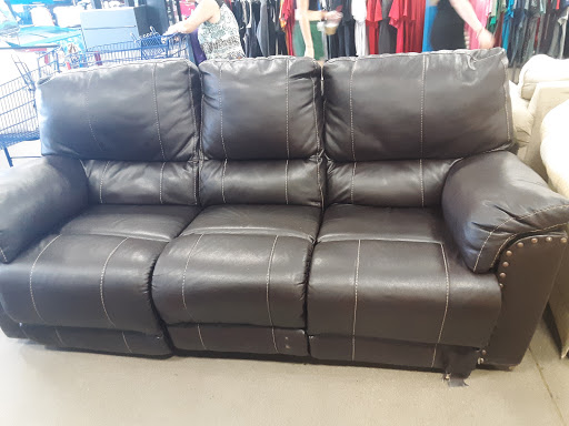 Thrift Store «Pebble Creek Goodwill Retail Store & Donation Center», reviews and photos, 15433 W McDowell Rd, Goodyear, AZ 85395, USA