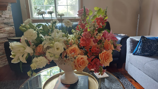 Florist «Lilia Flower Boutique», reviews and photos, 2160 Wayzata Blvd, Long Lake, MN 55356, USA