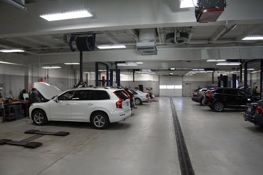 Car Dealer «Wynn Volvo Cars Norristown», reviews and photos, 2049 W Main St, Norristown, PA 19403, USA