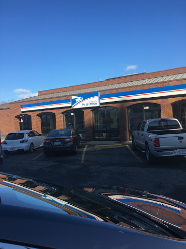 Post Office «United States Postal Service», reviews and photos, 1544 Spring Hill Rd, McLean, VA 22102, USA