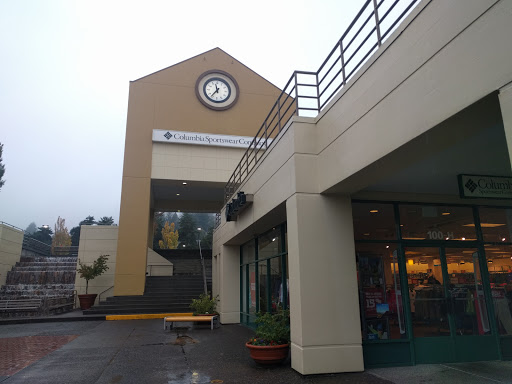 Sportswear Store «Columbia Sportswear Outlet», reviews and photos, 3 Monroe Pkwy, Lake Oswego, OR 97035, USA