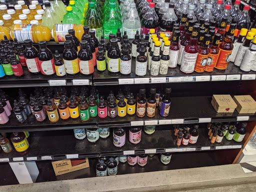 Liquor Store «Pearl Specialty Market & Spirits», reviews and photos, 900 NW Lovejoy St, Portland, OR 97209, USA