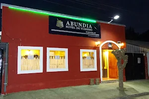 Abundia hotel restorán Boutique image