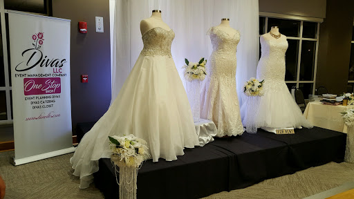 Bridal Shop «Divas Closet Bridal Boutique», reviews and photos, 1034 Merriam Ln, Kansas City, KS 66103, USA