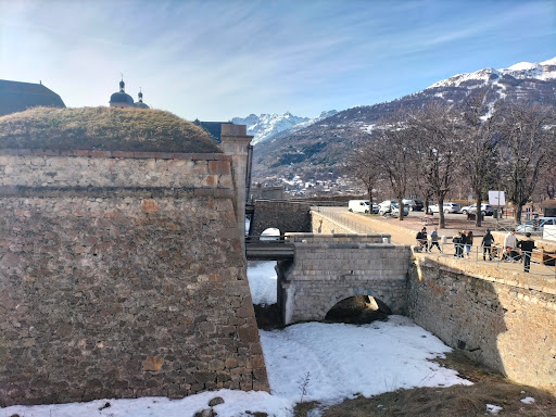 Photo 1 - GARAGE ABS