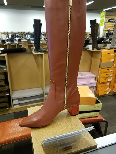 Stores to buy women's high boots Hartford
