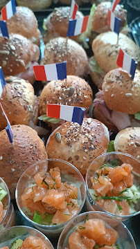 petit hamburger du Restaurant de plats à emporter Les deux pieds sous la table à Langrune-sur-Mer - n°6