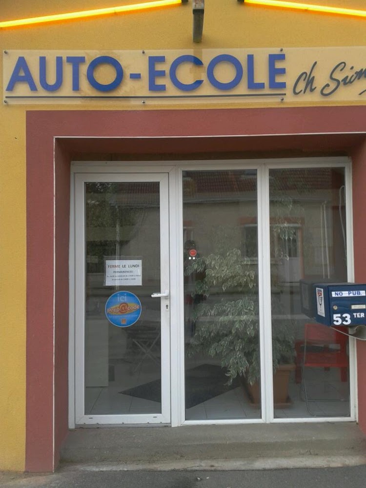 photo de l'auto ecole AUTO ECOLE SIONNEAU - école de conduite, cours de code à COUERON.