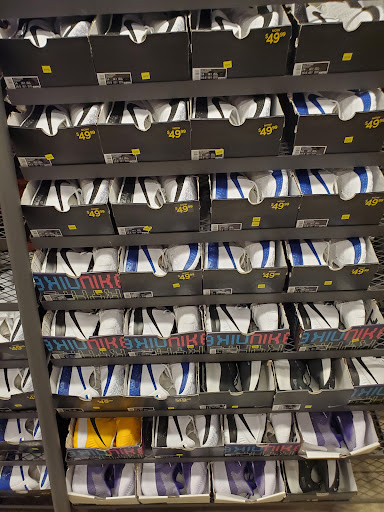 Clothing Store «Nike Clearance Store», reviews and photos, 250 E Palm Dr #185, Florida City, FL 33034, USA