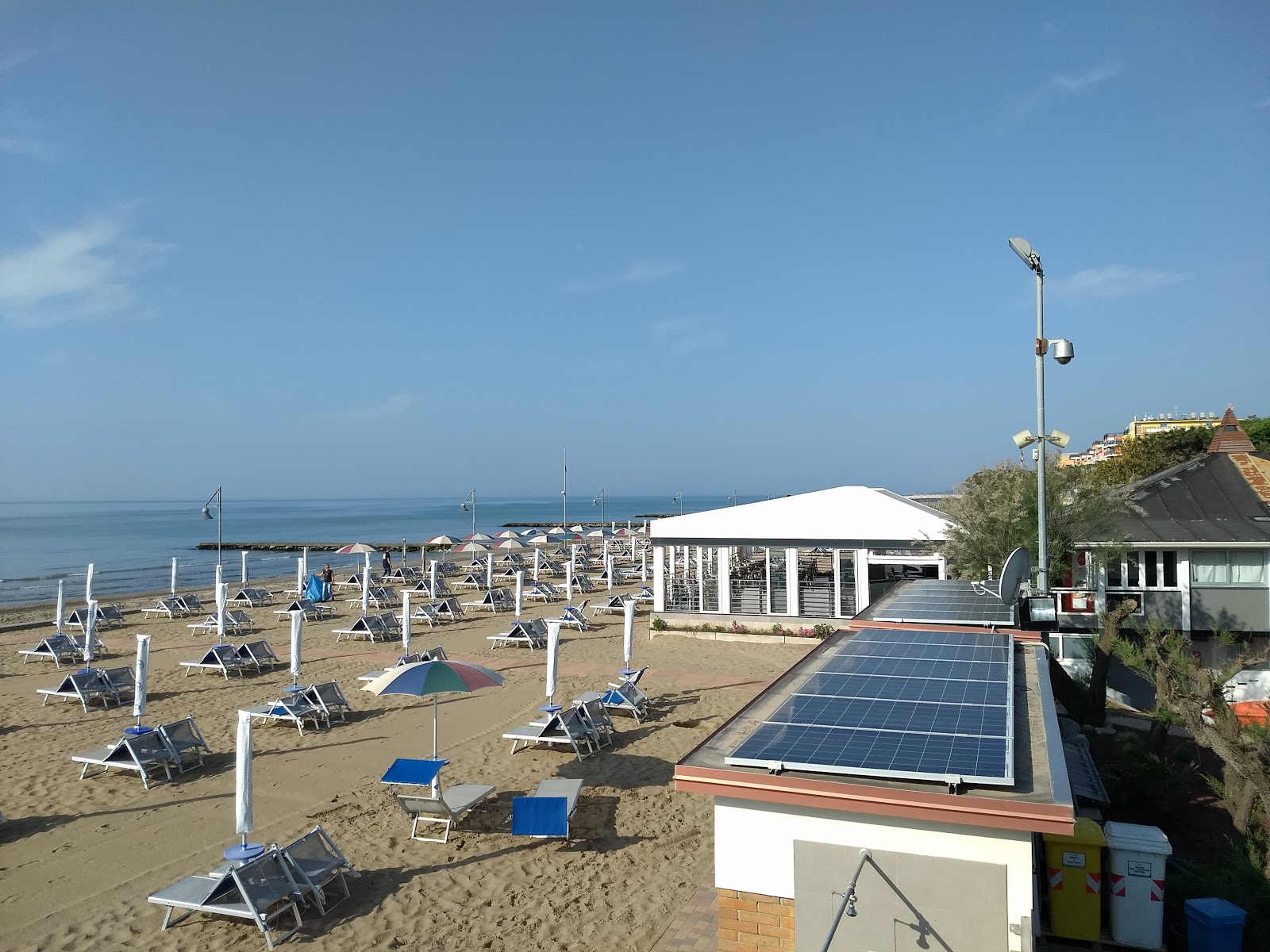 Photo de Spiaggia Libera Caorle avec plusieurs moyennes baies