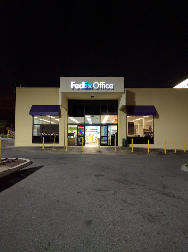 Print Shop «FedEx Office Print & Ship Center», reviews and photos, 10725 Zelzah Ave, Granada Hills, CA 91344, USA