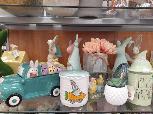 Shopping Mall «Tuskatella Shopping Center», reviews and photos, 1344 N Tustin St, Orange, CA 92867, USA