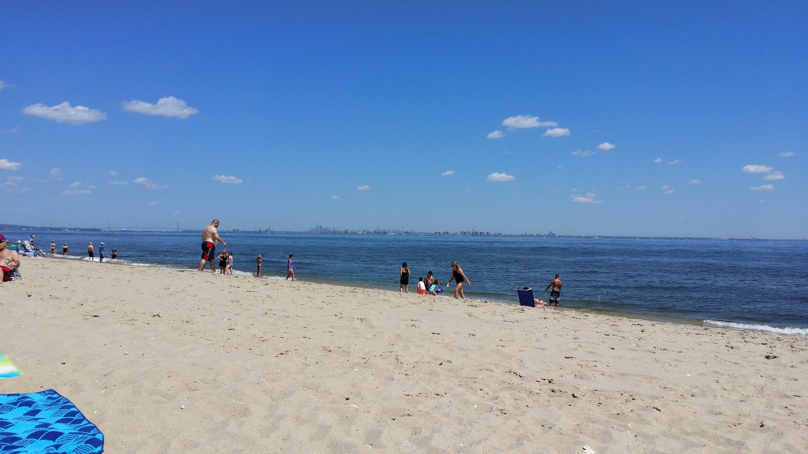 Foto von Gunnison Beach - beliebter Ort unter Entspannungskennern