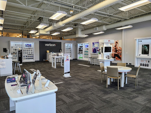 Cell Phone Store «GoWireless Verizon Authorized Retailer», reviews and photos, 2699 N Forest Ridge Blvd, Hernando, FL 34442, USA