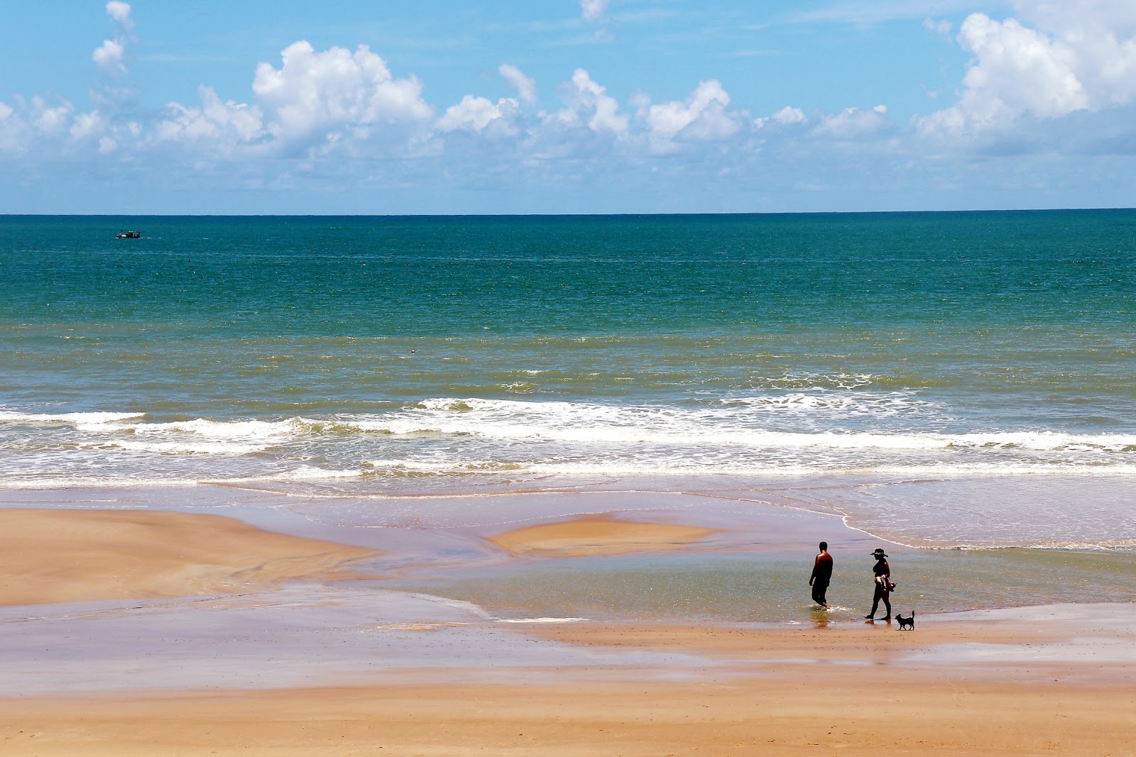 Foto de Playa de Lençóis con agua cristalina superficie