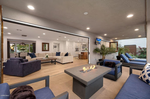 Davis Bartels Realtor image