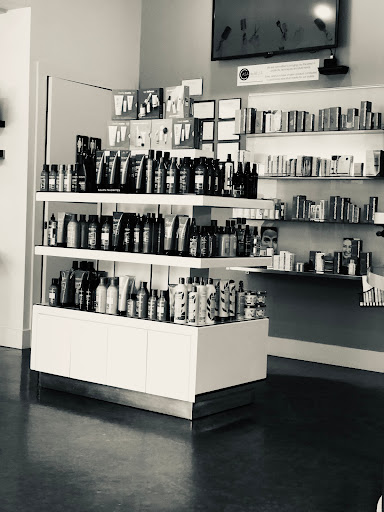 Beauty Salon «Casa De Bella Salon and Spa», reviews and photos, 206 S Michigan Ave, Howell, MI 48843, USA