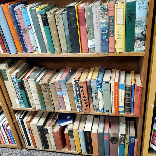 Thrift Store «Nifty Thrifty Thrift Store», reviews and photos, 826 W Railroad Ave, Shelton, WA 98584, USA