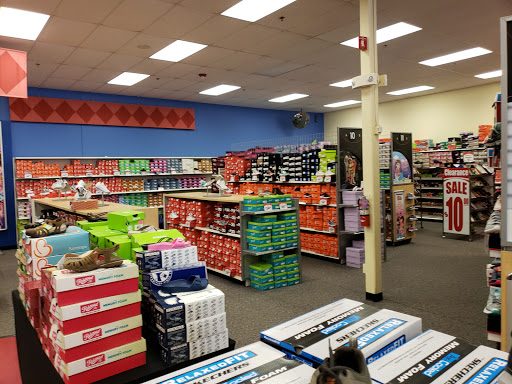 Shoe Store «Shoe Carnival», reviews and photos, 3271 Marketplace Dr, Council Bluffs, IA 51501, USA