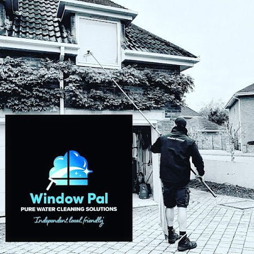 Window Pal pure water cleaning solutions