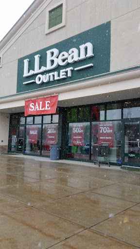Clothing Store «L.L. Bean Outlet», reviews and photos, 31 Gusabel Ave, Nashua, NH 03063, USA