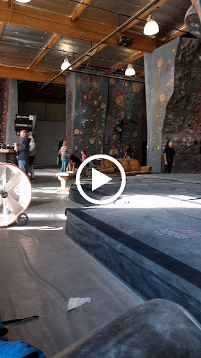 Rock Climbing Gym «Hangar 18 Indoor Climbing Gym - Long Beach», reviews and photos, 2599 E Willow St, Signal Hill, CA 90755, USA