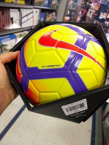 Sporting Goods Store «Big 5 Sporting Goods», reviews and photos, 700 El Camino Real, Menlo Park, CA 94025, USA