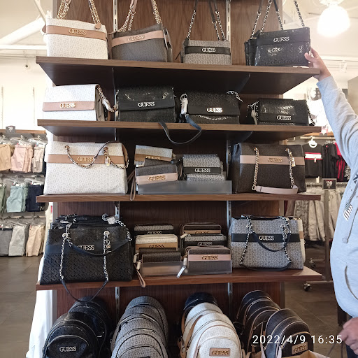 Shopping Mall «Pismo Beach Premium Outlets», reviews and photos, 333 5 Cities Dr, Pismo Beach, CA 93449, USA