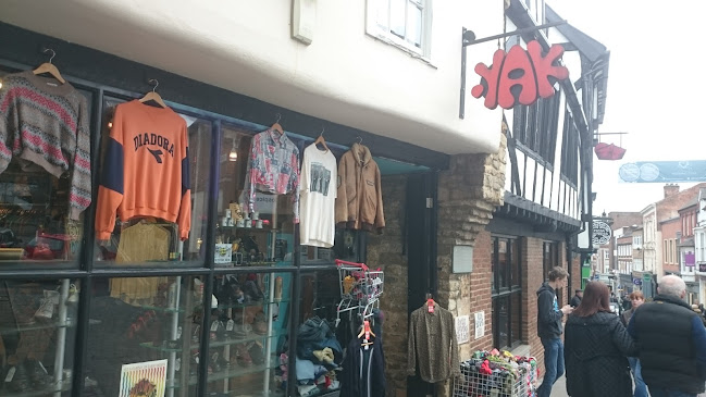 Yak Clothing - Lincoln