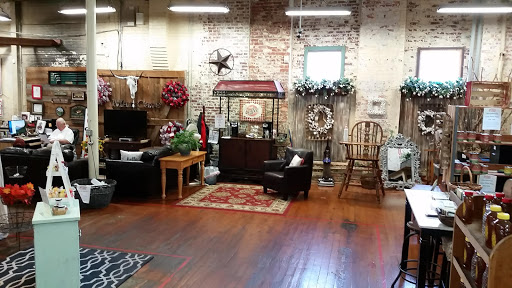 Antique Furniture Store «Jarfly Antique Market», reviews and photos, 47 Railroad Ave, Jefferson, GA 30549, USA