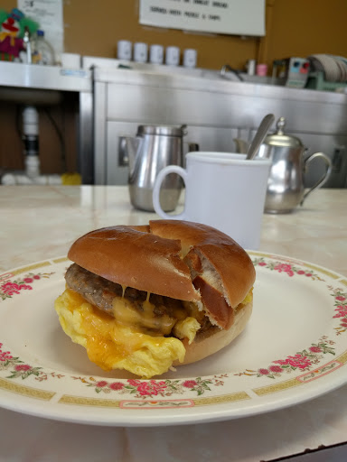 Donut Shop «Turner Donut Shop», reviews and photos, 902 9th Ave W, Bradenton, FL 34205, USA