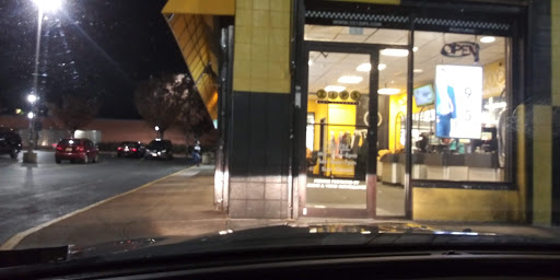 Dry Cleaner «ZIPS Dry Cleaners», reviews and photos, 707 Washington Blvd, Baltimore, MD 21230, USA