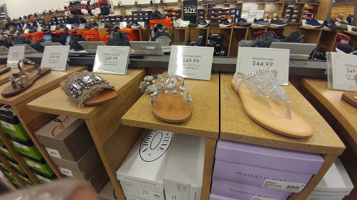 Shoe Store «DSW Designer Shoe Warehouse», reviews and photos, 571 N Stephanie St, Henderson, NV 89014, USA