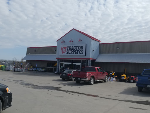 Home Improvement Store «Tractor Supply Co.», reviews and photos, 337 North St, Houlton, ME 04730, USA