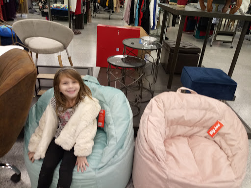 Clothing Store «Ross Dress for Less», reviews and photos, 1020 Veterans Pkwy, Clarksville, IN 47129, USA