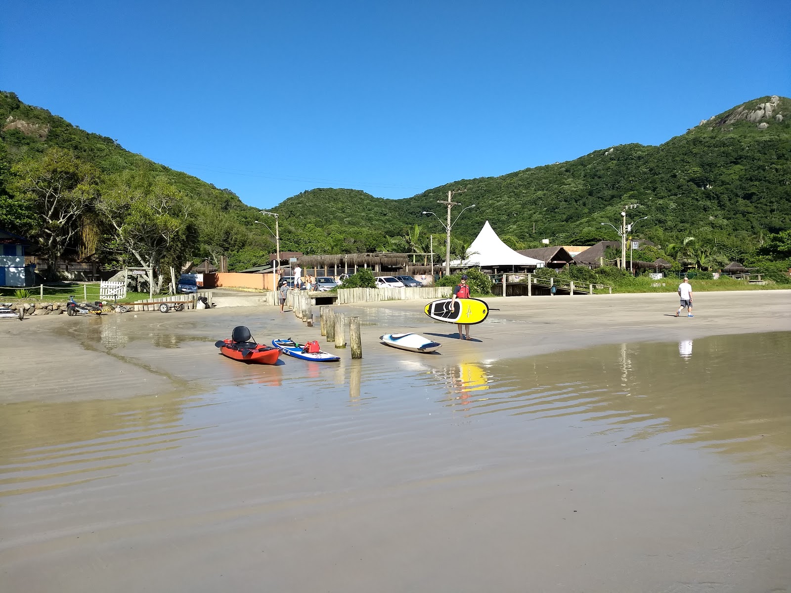 Fotografie cu Praia do Conceicao - locul popular printre cunoscătorii de relaxare