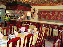Atmosphère du Restaurant chinois Le Royal à Rochefort - n°7