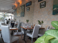 Atmosphère du Restaurant de fruits de mer LA MARÉE, Restaurant de Poissons et Fruits de Mer à La Rochelle - n°15