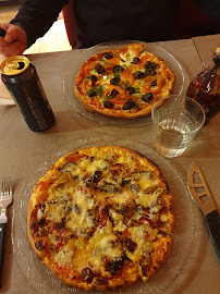 Plats et boissons du Livraison de pizzas Vik'pizza à Sézanne - n°10