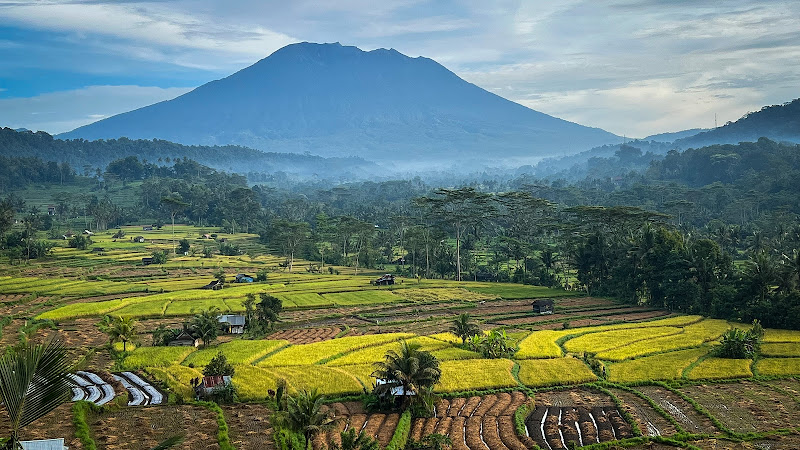 Pendakian Gunung Agung: Menikmati Keindahan Alam di Area Mendaki Kabupaten Karangasem