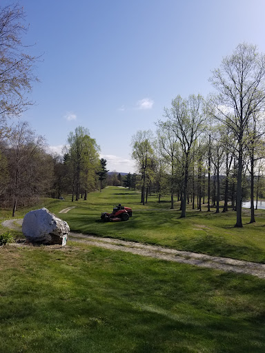 Golf Course «Piney Apple Golf Course», reviews and photos, 165 Slatersville Rd, Biglerville, PA 17307, USA