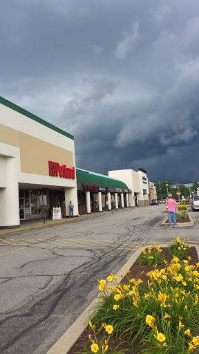 Shopping Mall «Miracle Mile Shopping Center», reviews and photos, 4100 William Penn Hwy, Monroeville, PA 15146, USA