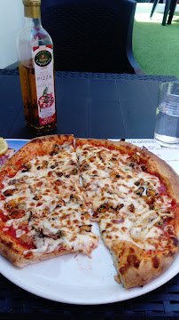 Plats et boissons du Pizzeria Aubigny Pizza à Aubigny-sur-Nère - n°7