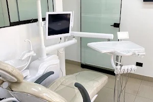 Dra. Cano - Clinica Dental. Miraflores image