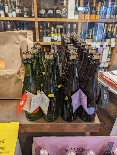 Liquor Store «Beverage Warehouse», reviews and photos, 1 East St, Winooski, VT 05404, USA